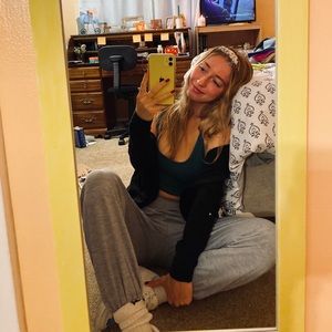 Meet your Posher, Alexandra